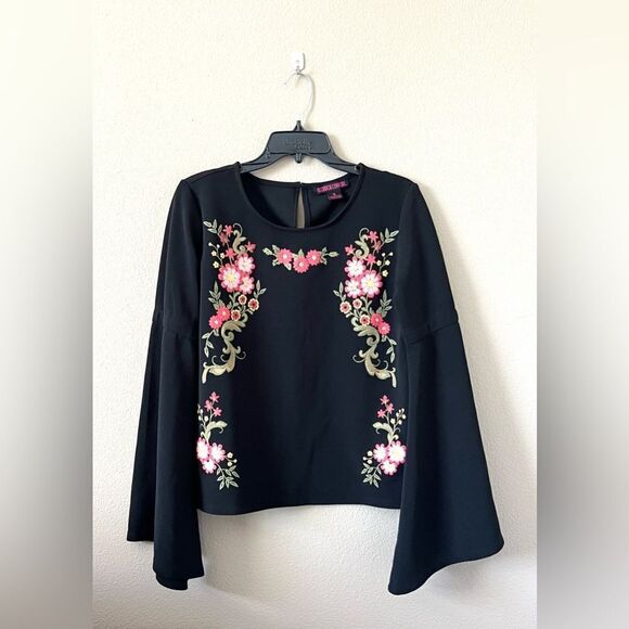Rock & Roll Cowgirl Floral Embroidery Bell Sleeve Top - Picture 3 of 10